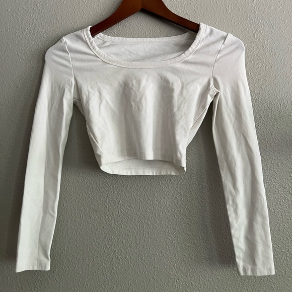 White Long Sleeve Crop Top - Picture 1 of 1